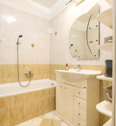 Danube Dream Superb View & Garage