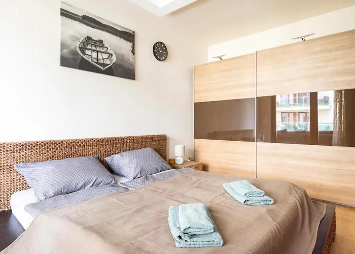 Апартаменты Danube Dream Superb View & Garage