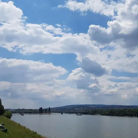 Danube Dream Superb View & Garage Apartman *